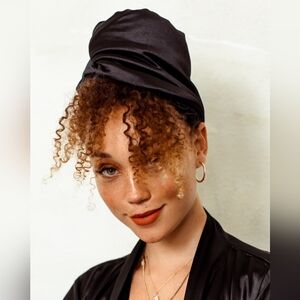 NWT Muaves Midnight Onyx All Satin Hair Wrap